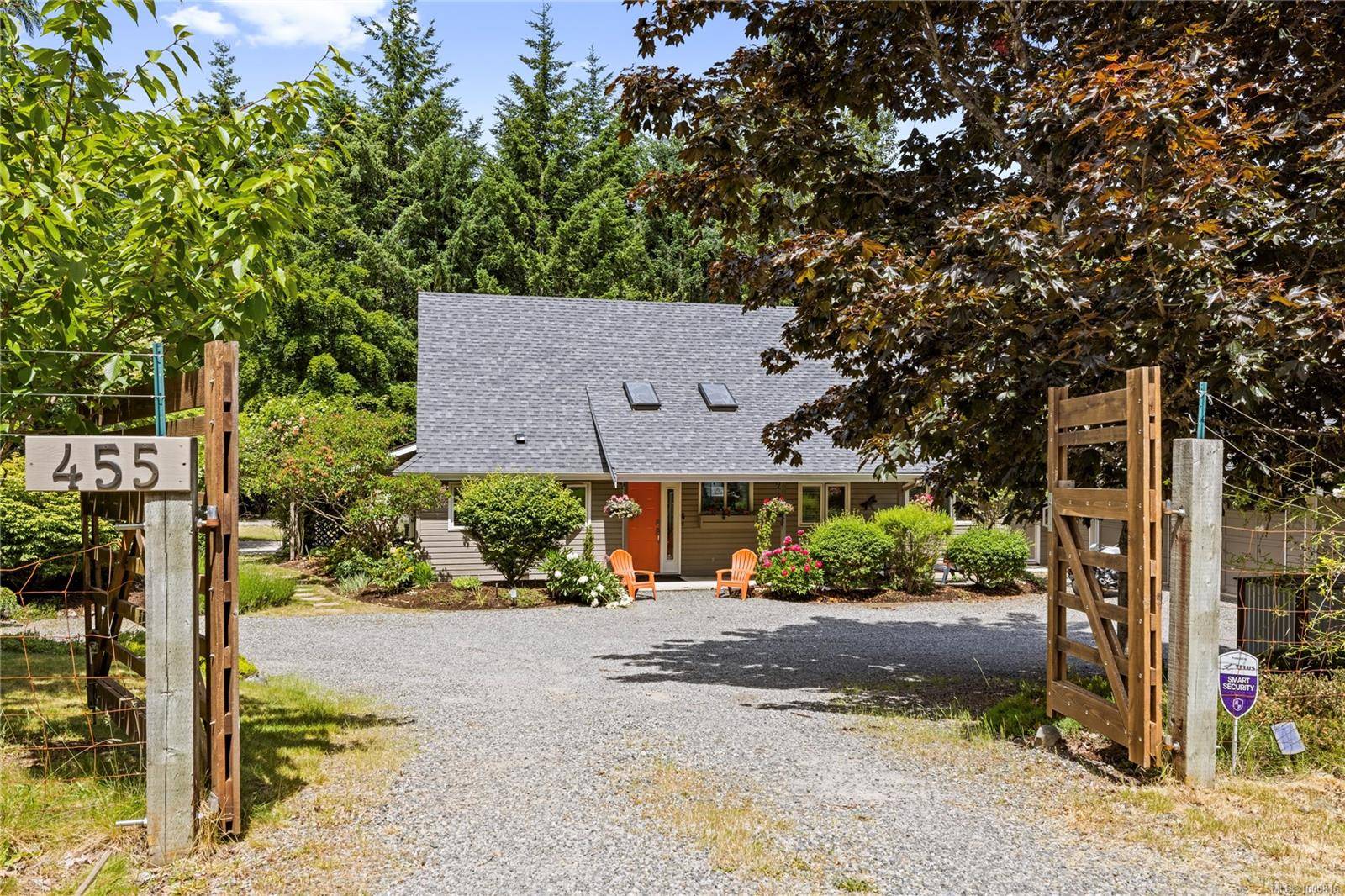 455 First Ave W, Qualicum Beach, BC V9K 1J8