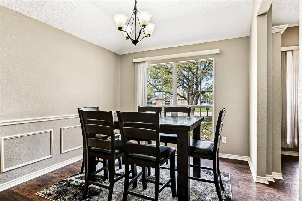 Waxahachie, TX 75167,920 Mason Lane