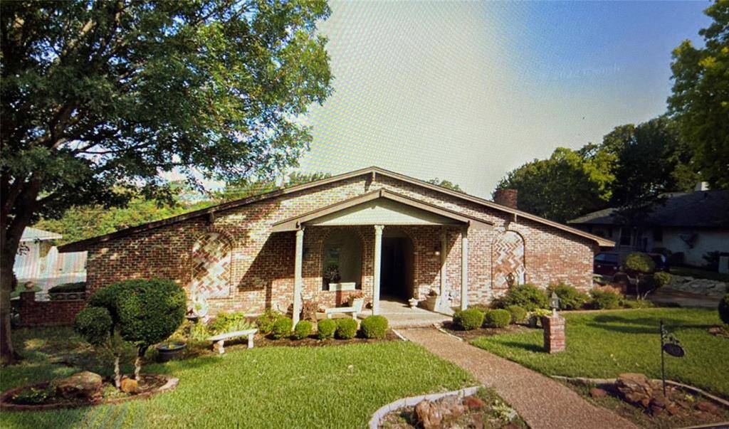 909 Overhill Drive, Bedford, TX 76022