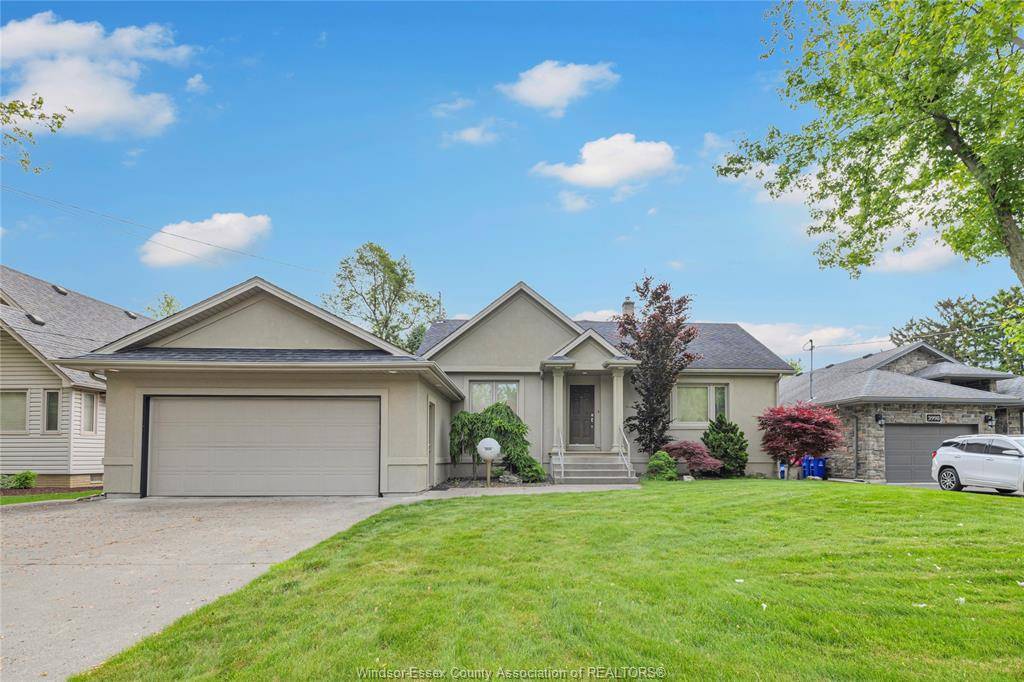 Windsor, ON N9G 1Z8,3994 ROSELAND West