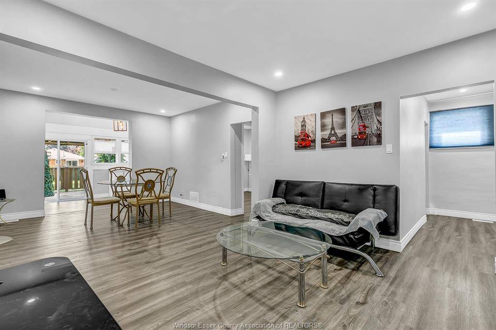Windsor, ON N8Y 4K1,1362 BERNARD Road