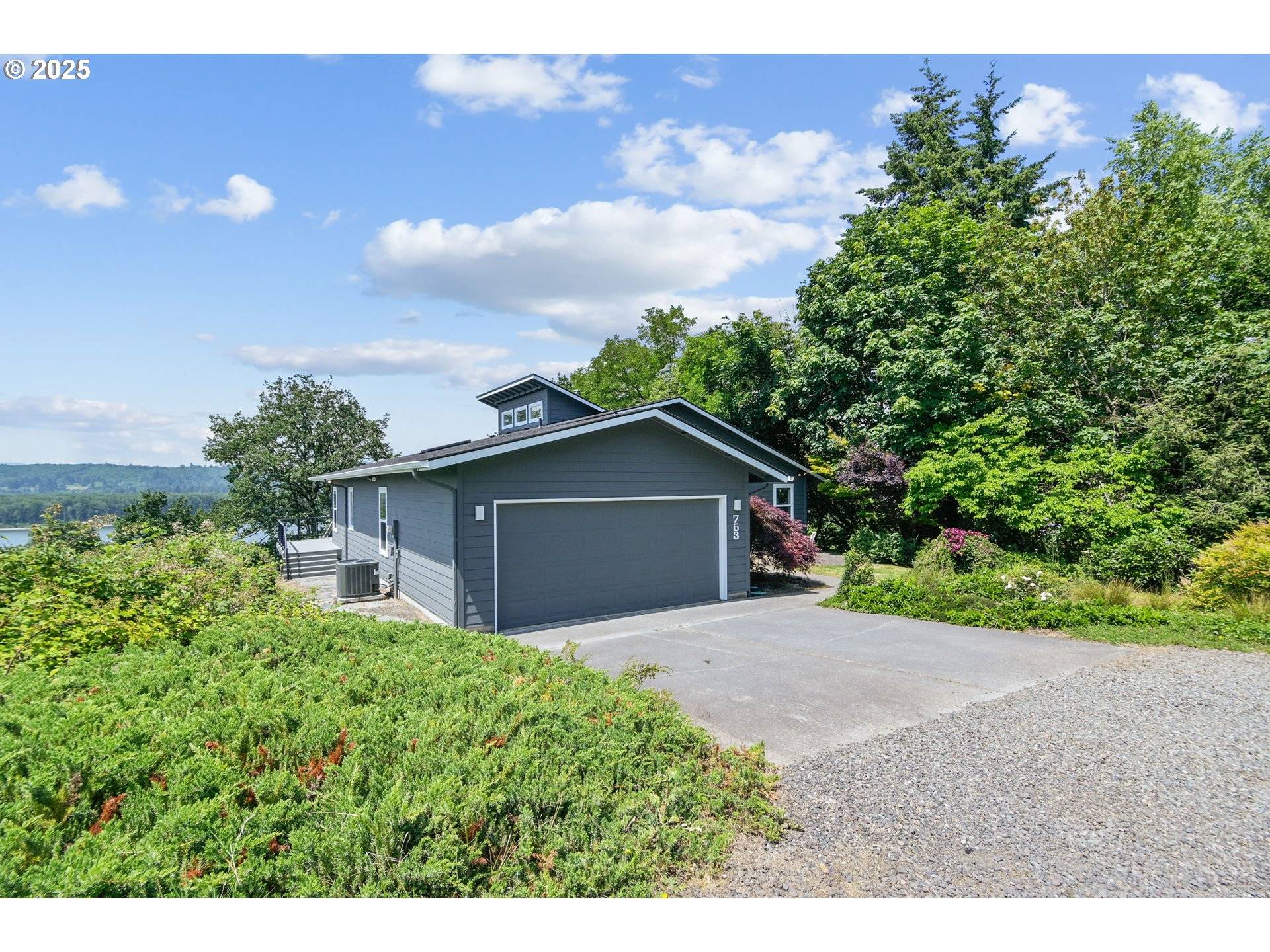 Kalama, WA 98625,753 N 2ND ST