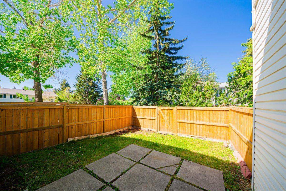 Calgary, AB T3E 1E5,4810 40 AVE SW #67