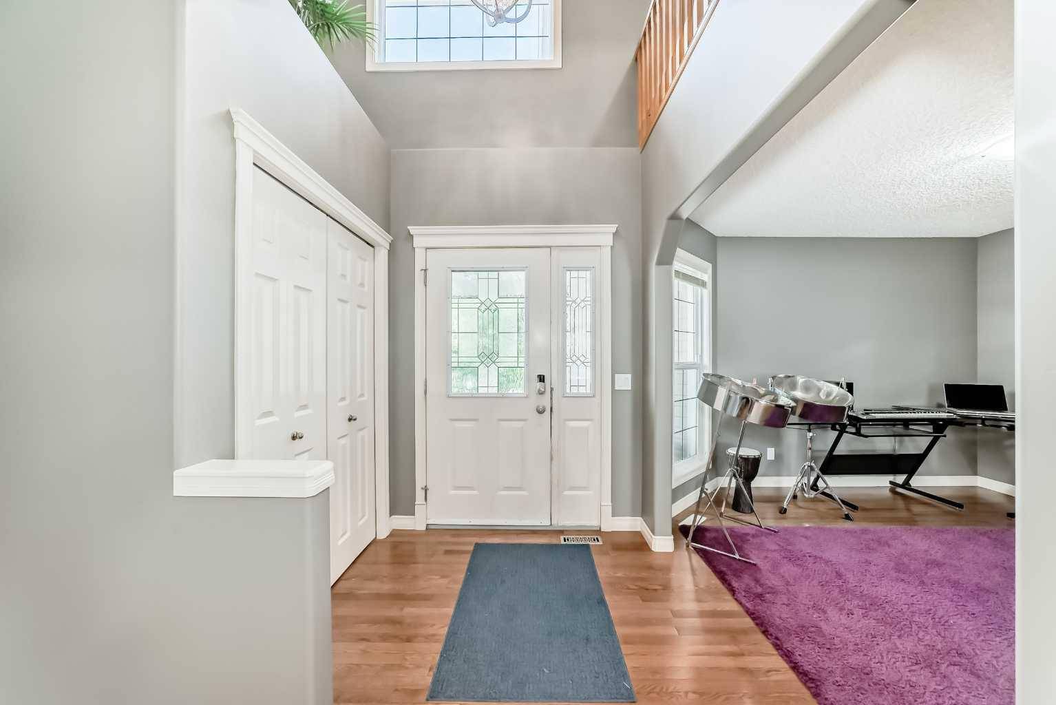 Calgary, AB T3B 5Z6,73 Crestmont DR Southwest