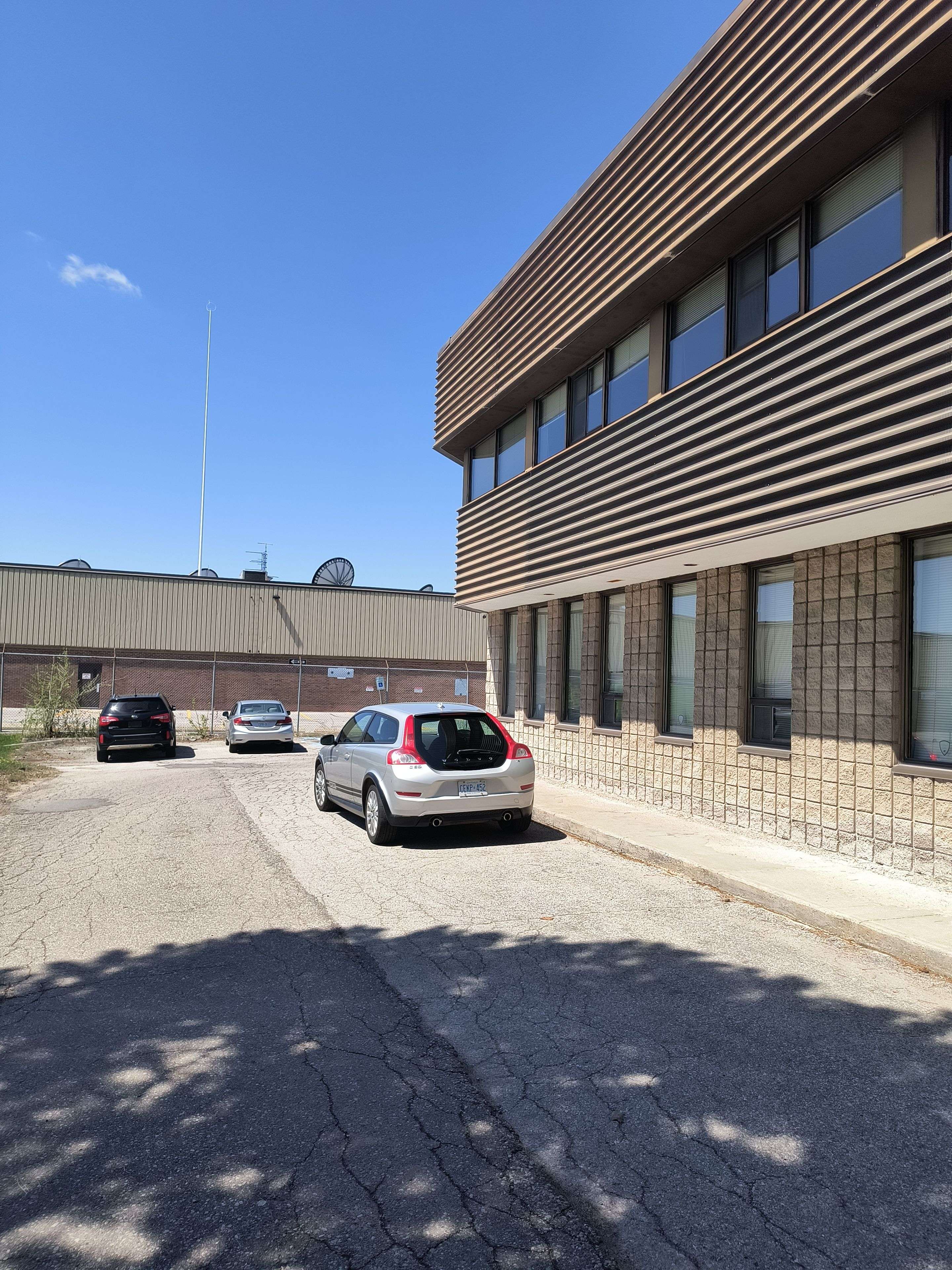 Toronto C13, ON M3B 2V9,12 Upjohn RD #2A