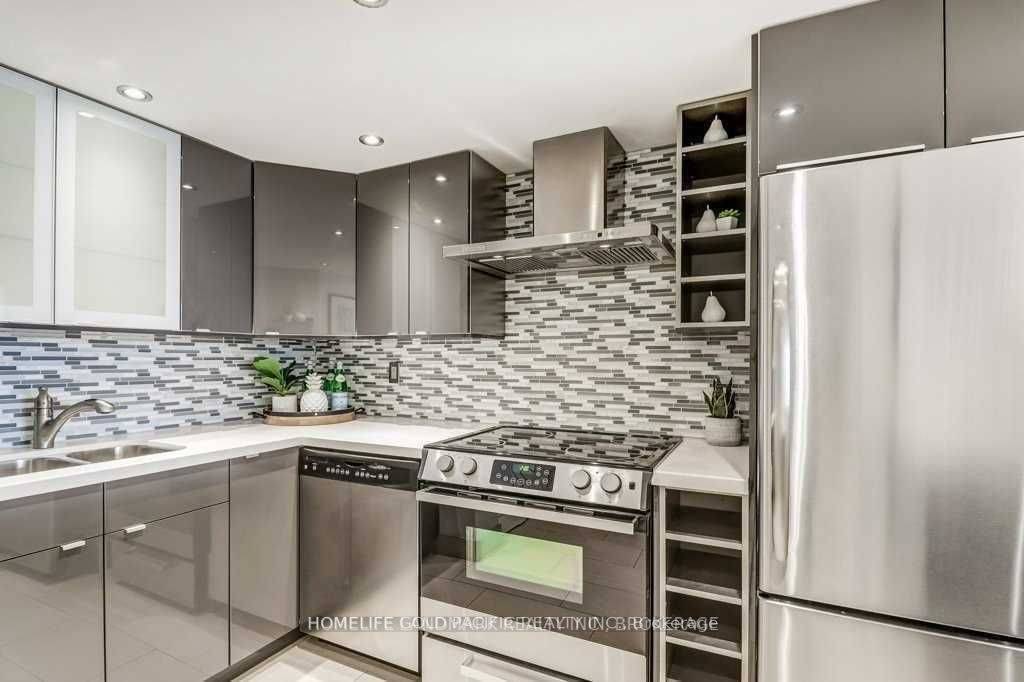 Toronto C08, ON M4Y 2X3,15 Maitland PL #1903