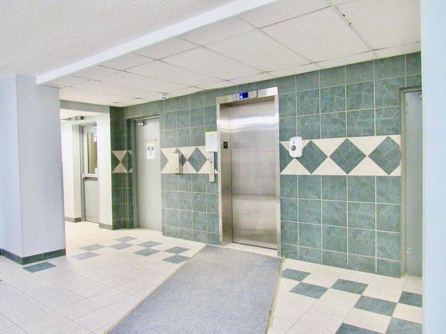 Oshawa, ON L1J 5Z7,936 Glen ST S #309