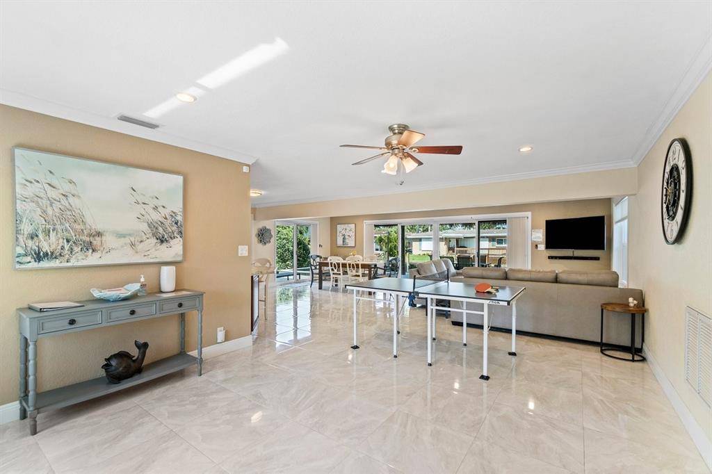 Pompano Beach, FL 33060,911 SE 5th Ave