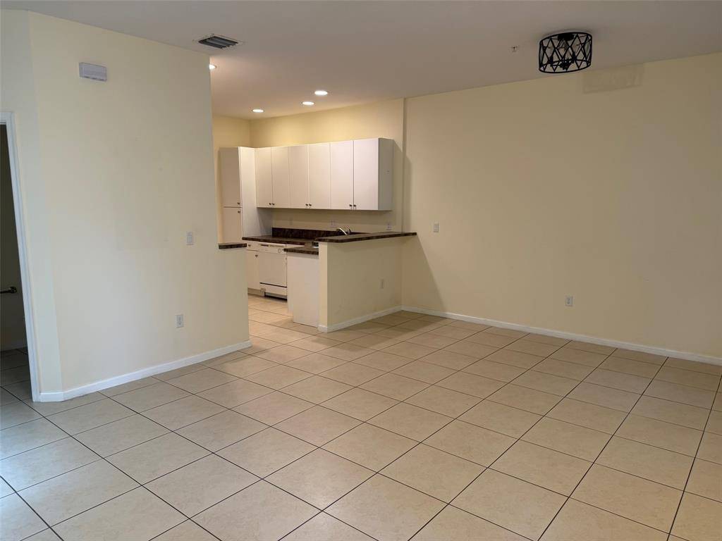 Sunrise, FL 33323,[StreetName,UnitNumber,StreetNumber,StreetDirPrefix]
