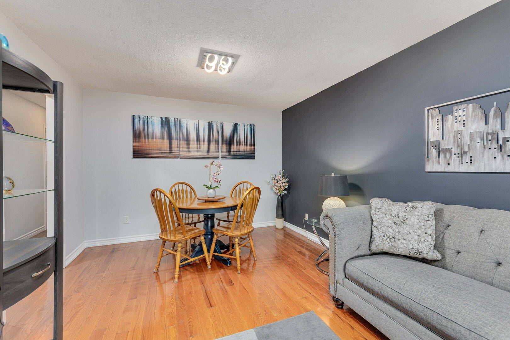 Bradford West Gwillimbury, ON L3Z 1W1,198 Collings AVE
