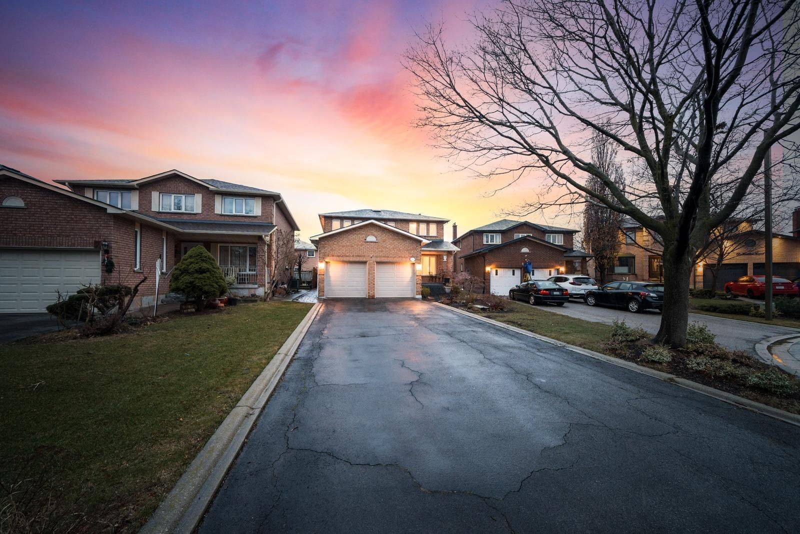 Vaughan, ON L4L 7N5,11 Monica CT