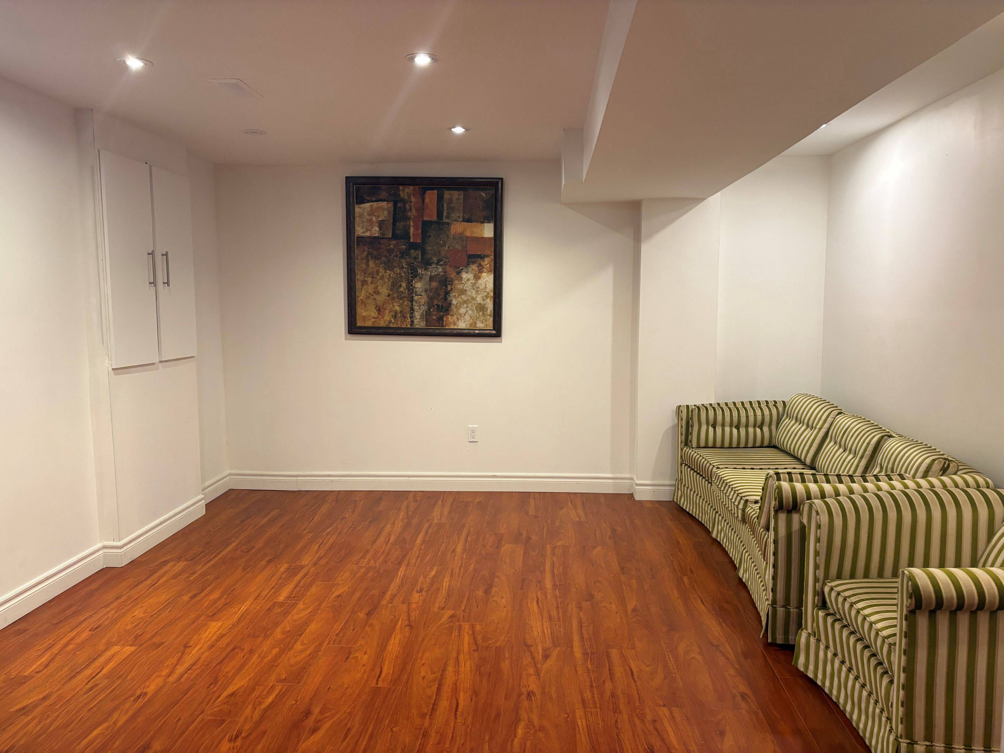 Mississauga, ON L5M 6N6,3839 BARLEY TRL #BASEMENT