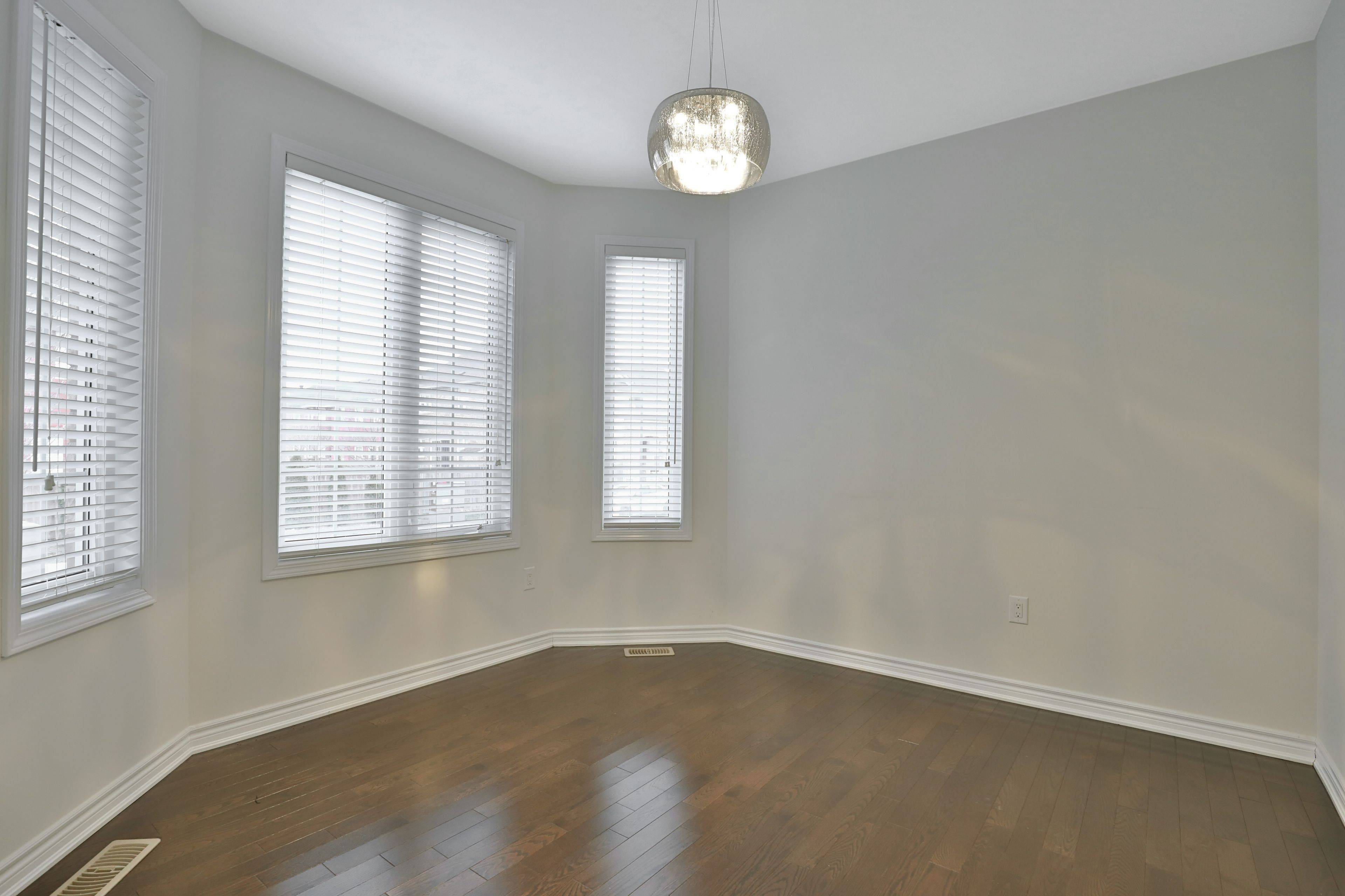 Oakville, ON L6M 0C1,2383 Calloway DR