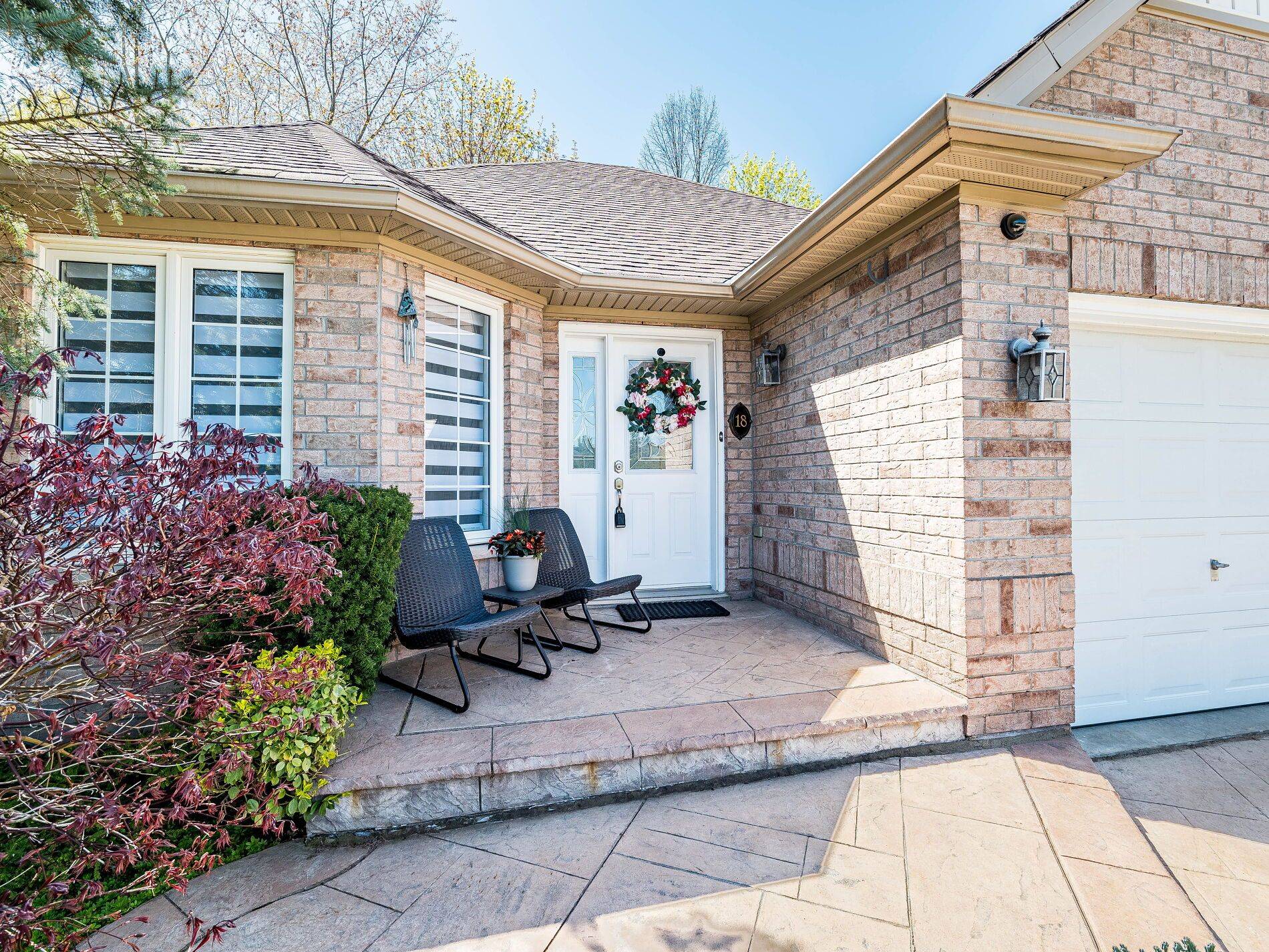 Caledon, ON L7C 1R3,18 Nailsworth CRES