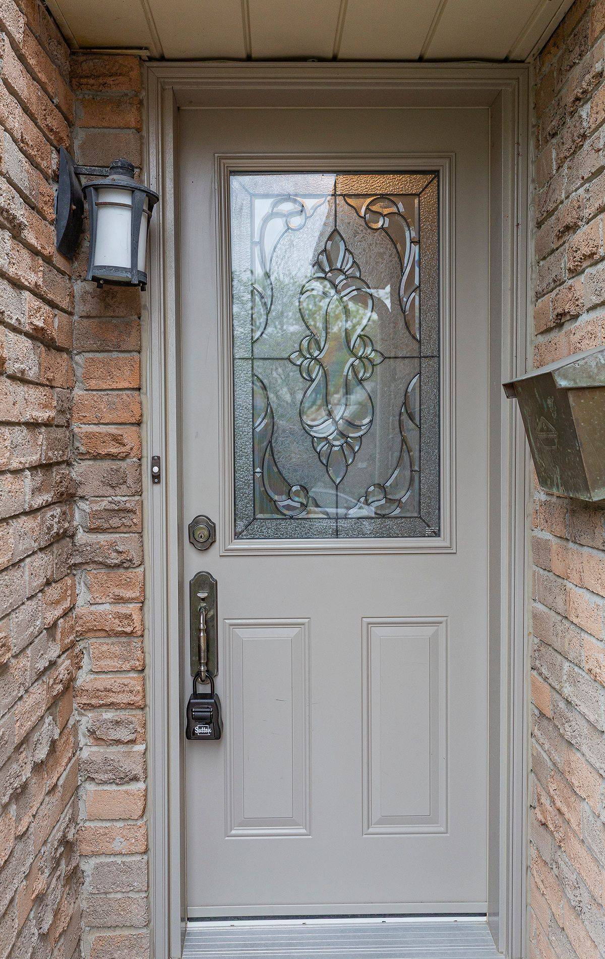 Toronto W08, ON M9C 5E8,56 Millsborough CRES