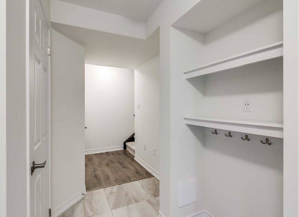 998 Balsam CT, Milton, ON L9E 1R5