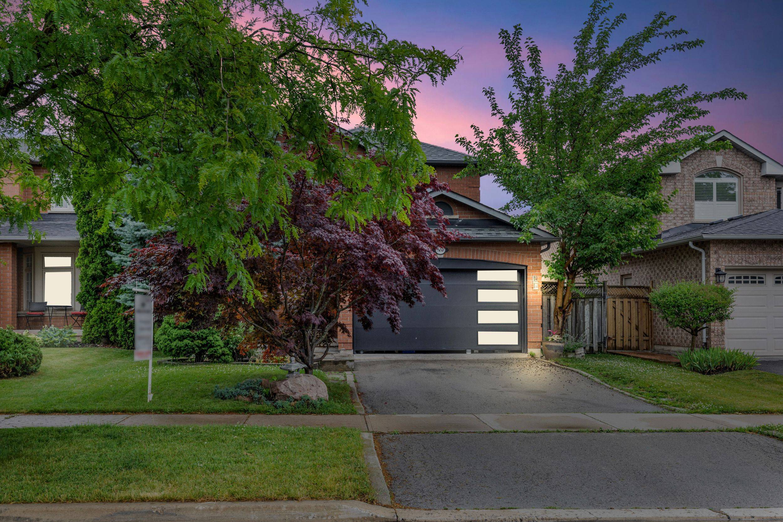 Burlington, ON L7L 6H7,569 Phoebe CRES