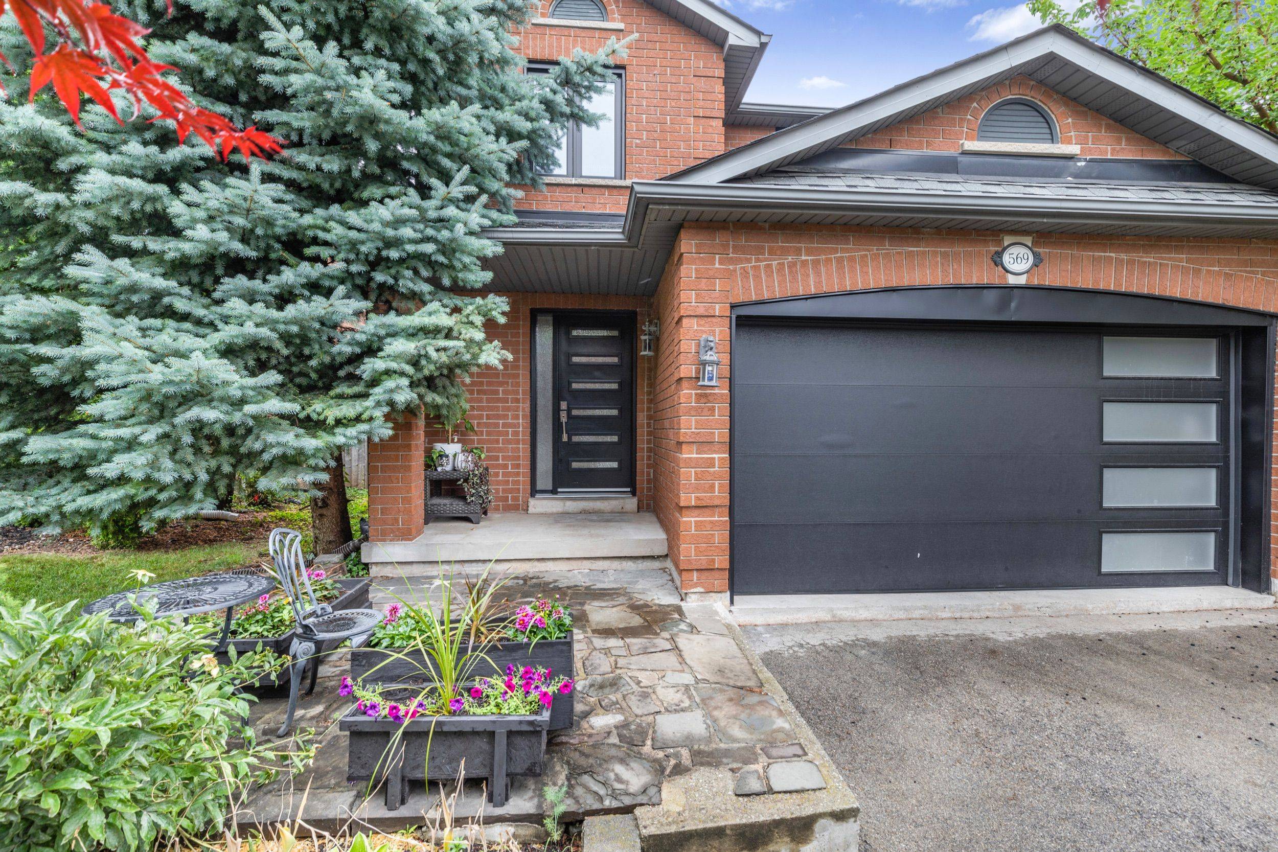 Burlington, ON L7L 6H7,569 Phoebe CRES