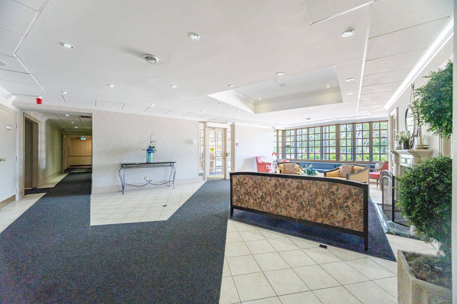 Mississauga, ON L4W 4H4,1360 Rathburn RD E #705
