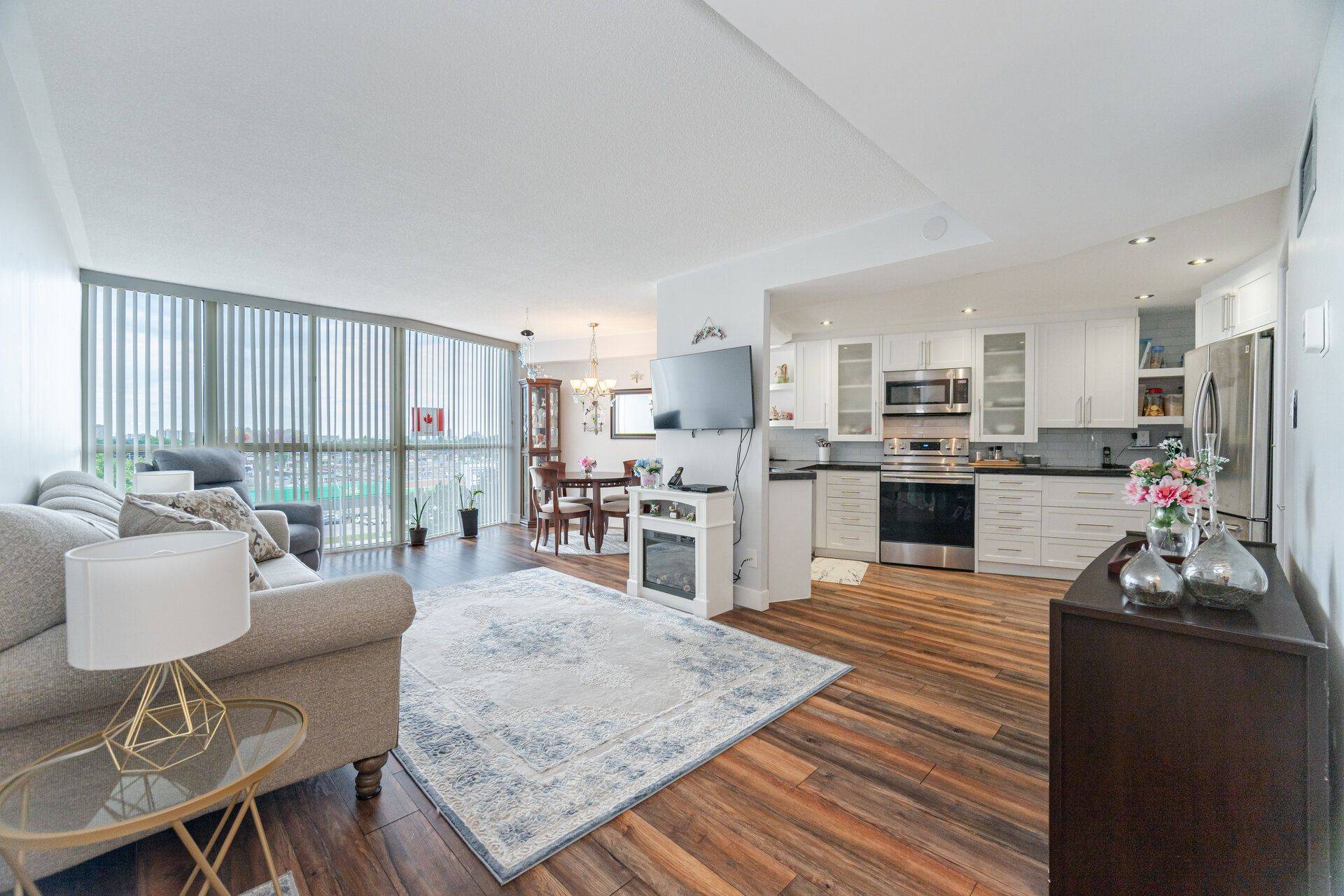 Mississauga, ON L4W 4H4,1360 Rathburn RD E #705