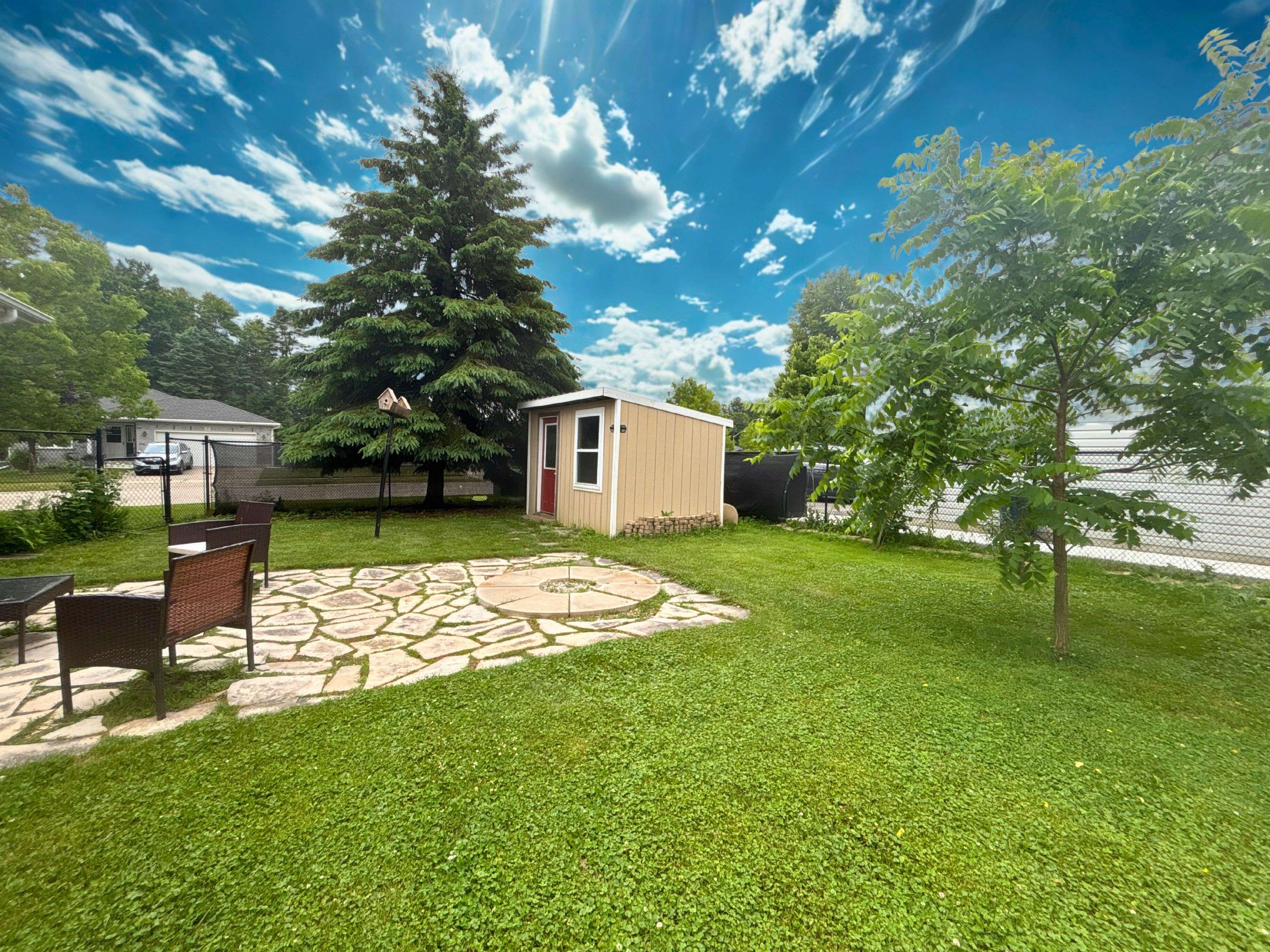 Ingersoll, ON N5C 4E9,1 Feltz DR