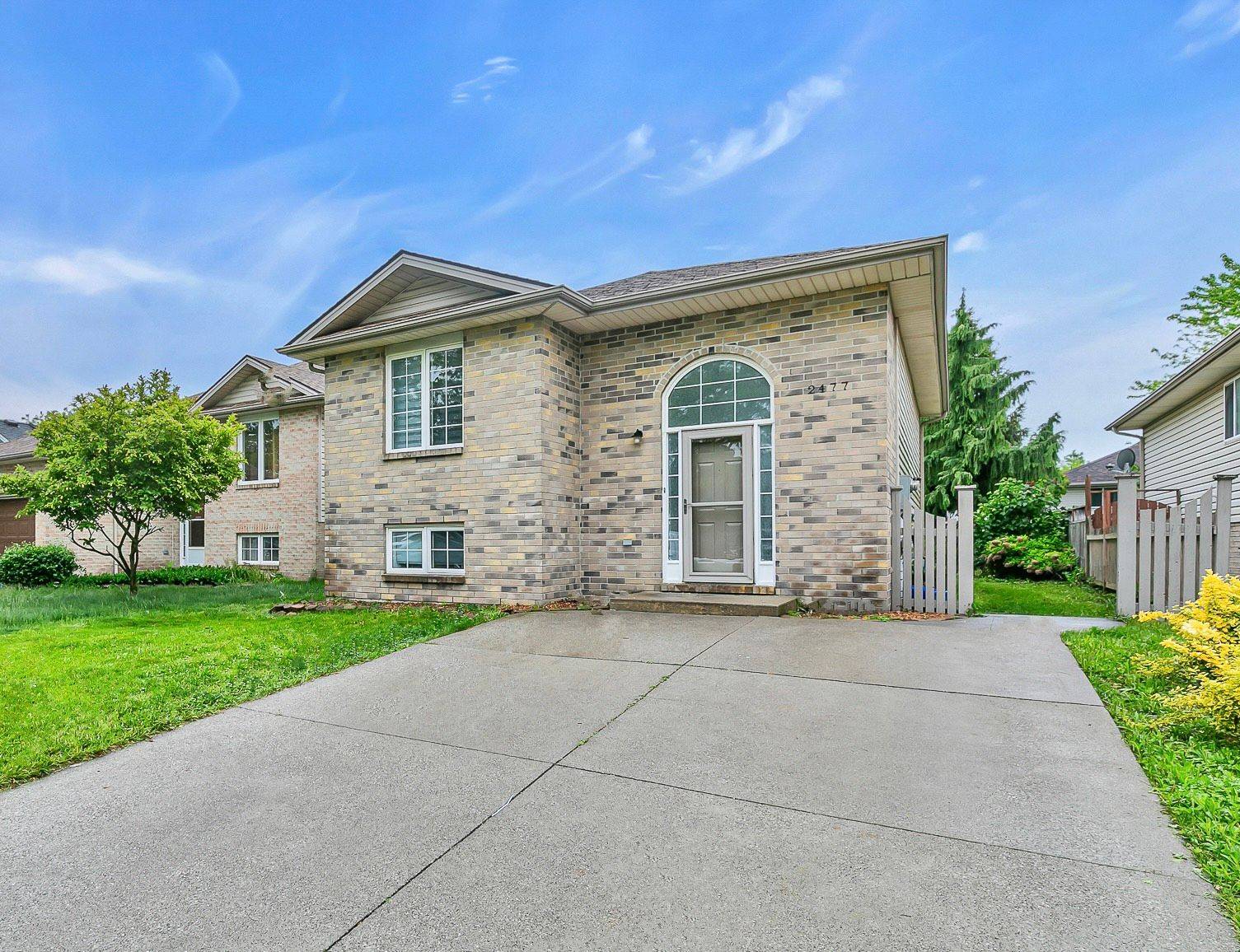 Windsor, ON N8P 1N4,2477 Trappers AVE E