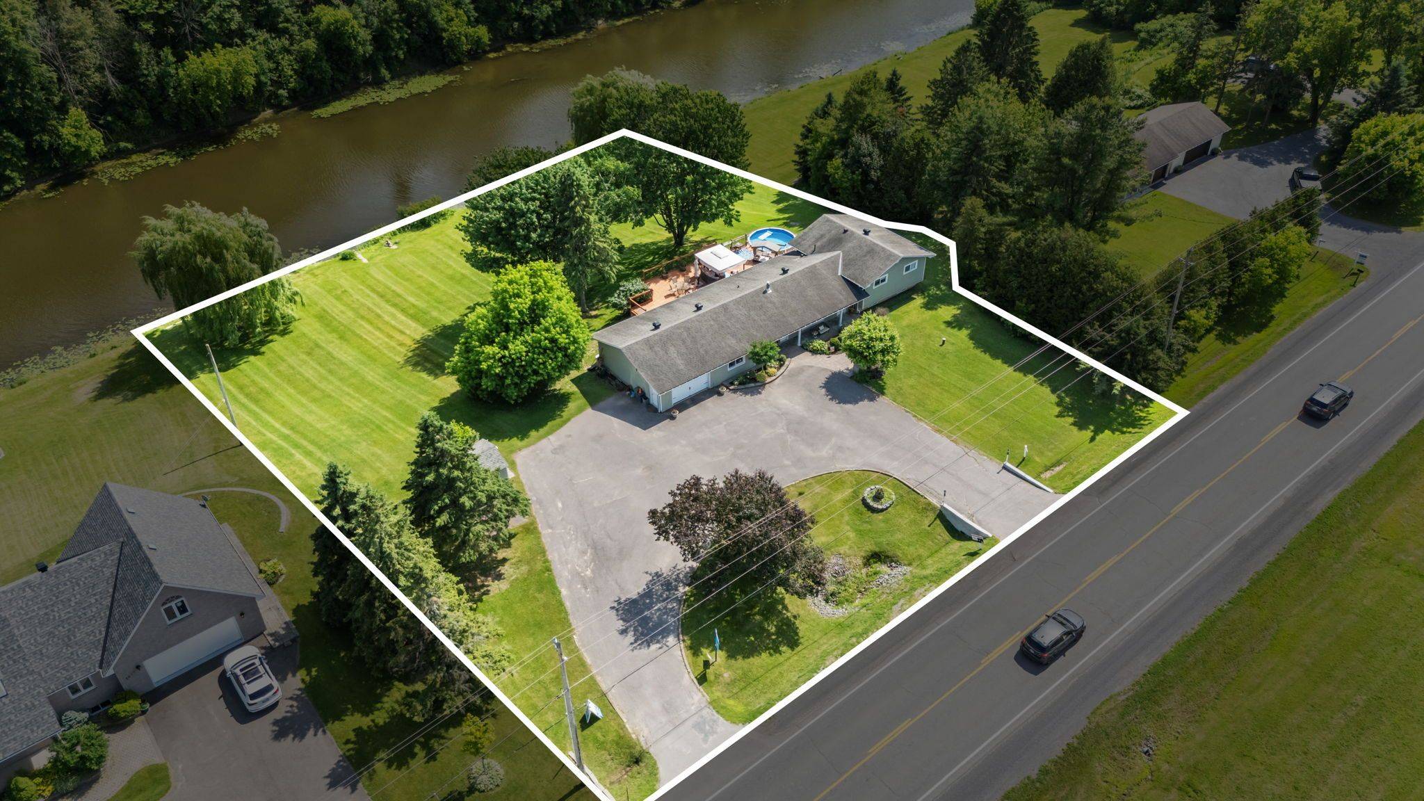 Russell, ON K0A 1W0,1430 Notre Dame ST