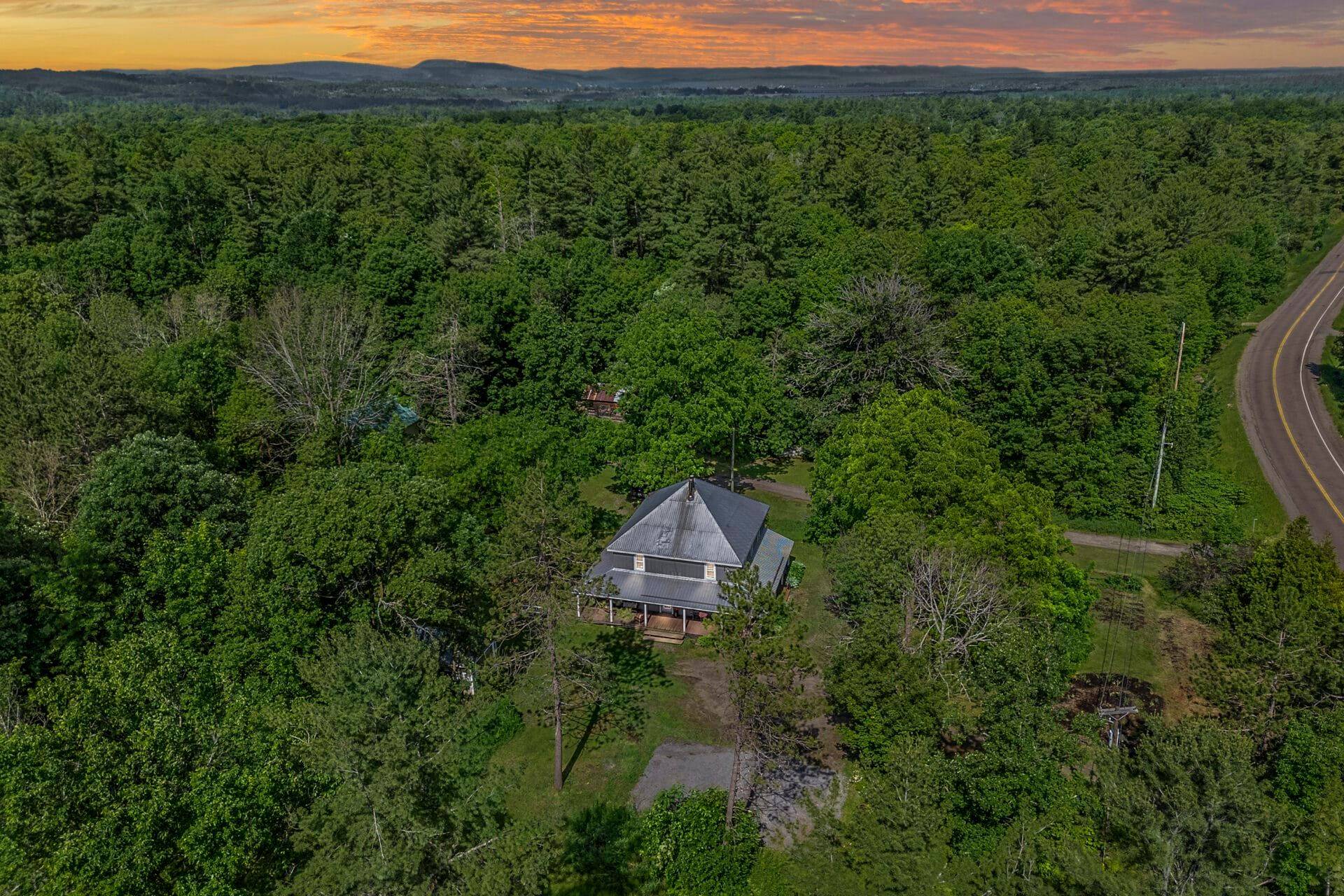 11571 Lanark RD, Greater Madawaska, ON K0J 1H0