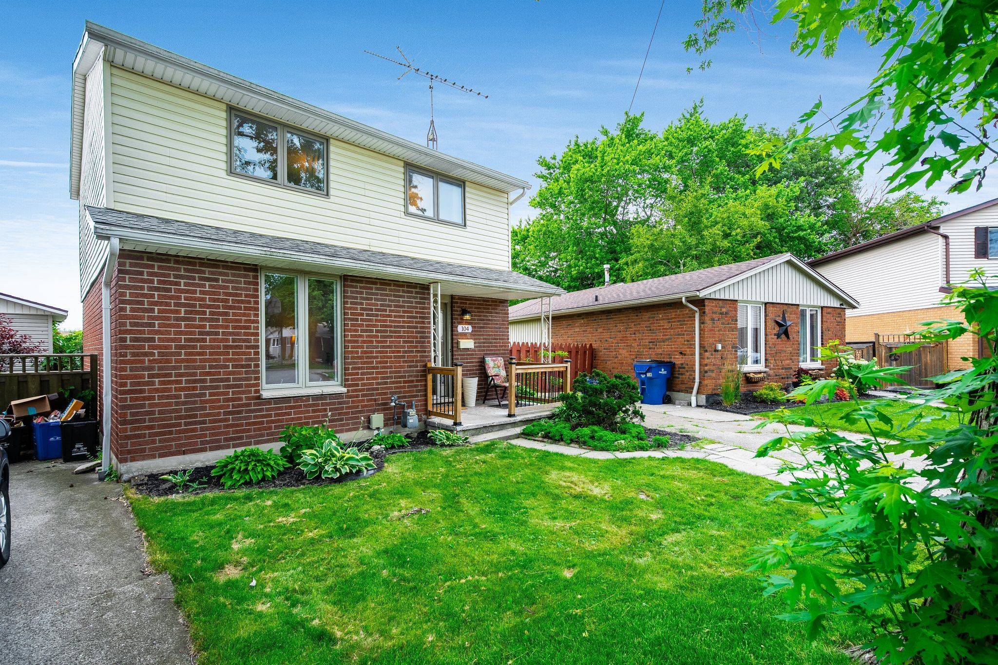 Chatham-kent, ON N7M 5X6,104 Copperfield CRES