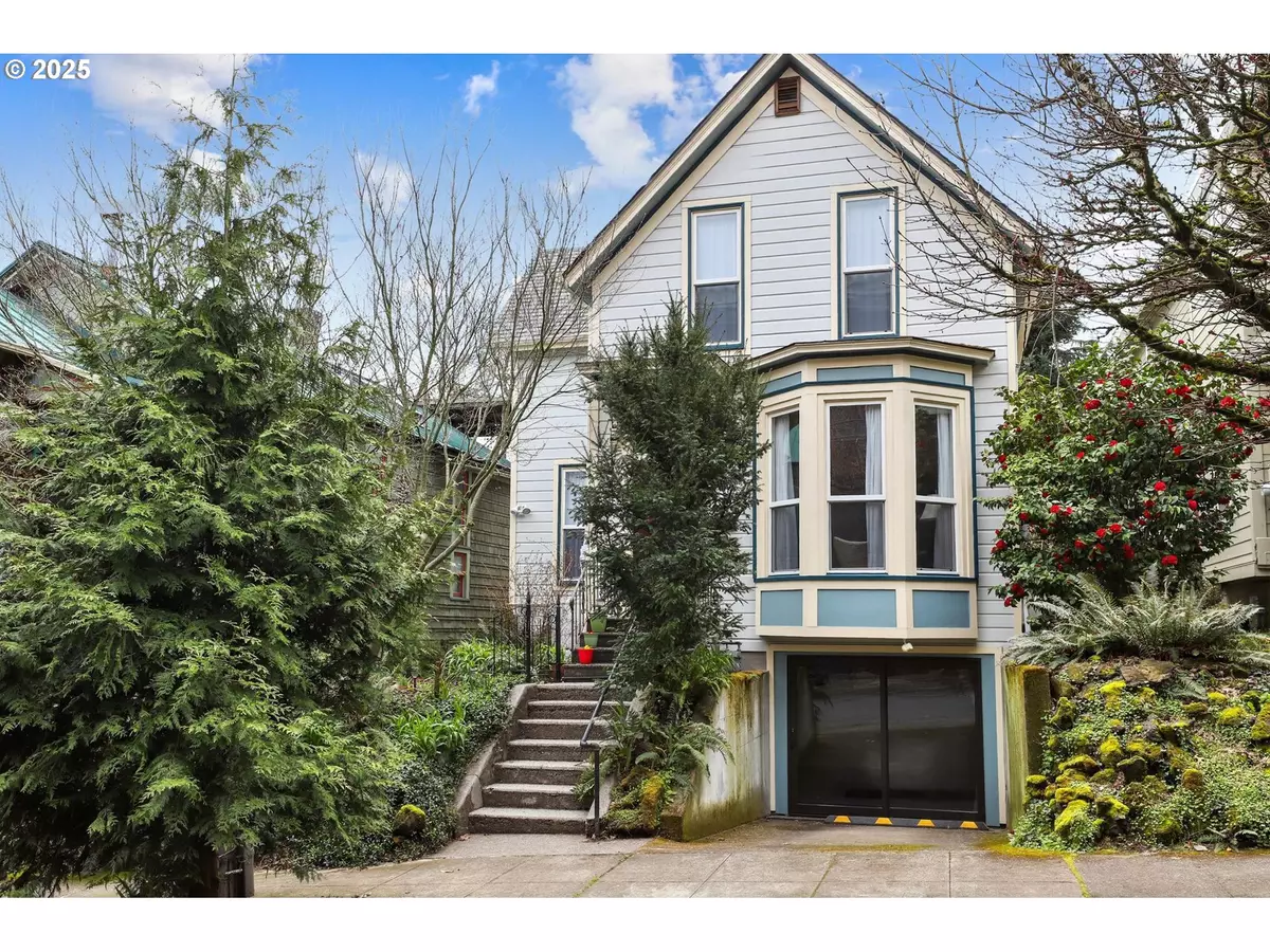 Portland, OR 97201,130 SW WOODS ST