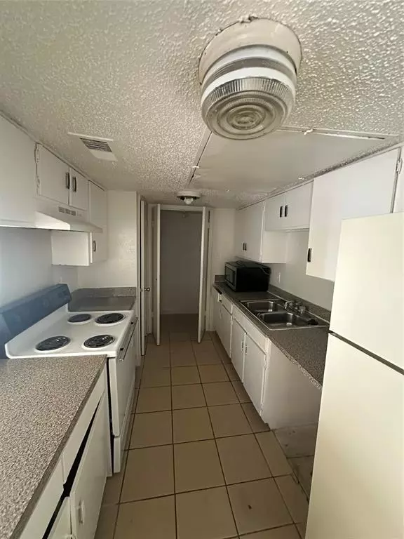 Richardson, TX 75080,919 S Weatherred Drive #113