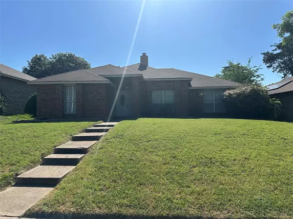 1512 Straus Road, Cedar Hill, TX 75104