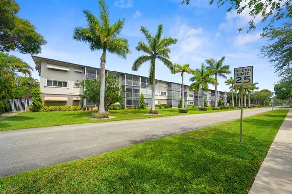 4900 Washington St #314, Hollywood, FL 33021