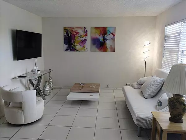 Coconut Creek, FL 33066,2903 Victoria Cir #J3
