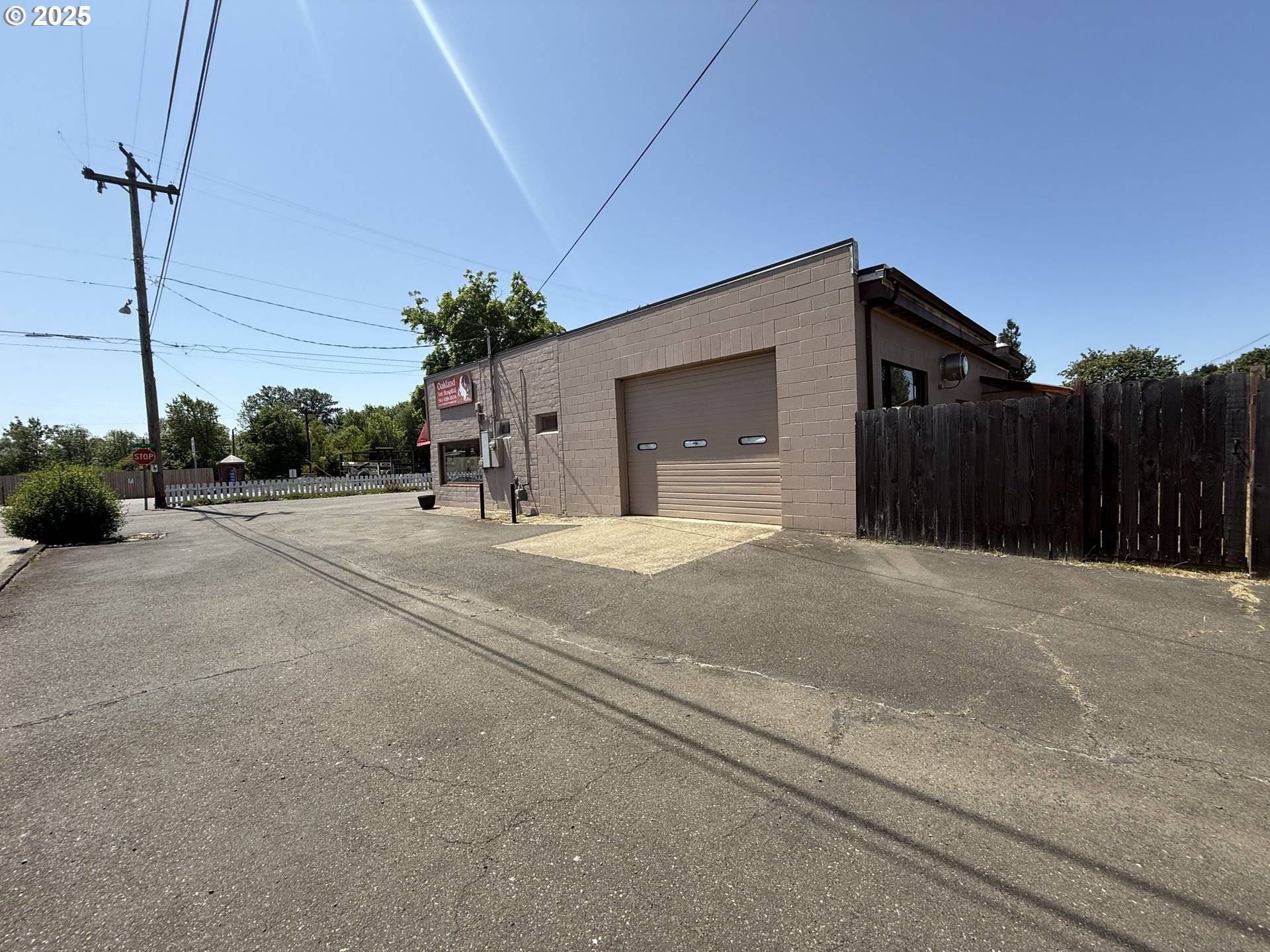 Oakland, OR 97462,204 NE 1ST ST