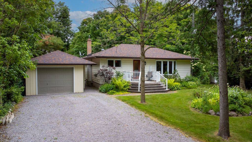 690 Post RD, Kawartha Lakes, ON K0L 2X0