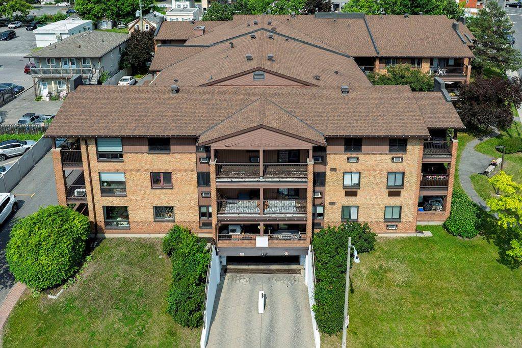 316 Savard AVE #204, Vanier And Kingsview Park, ON K1L 7S2