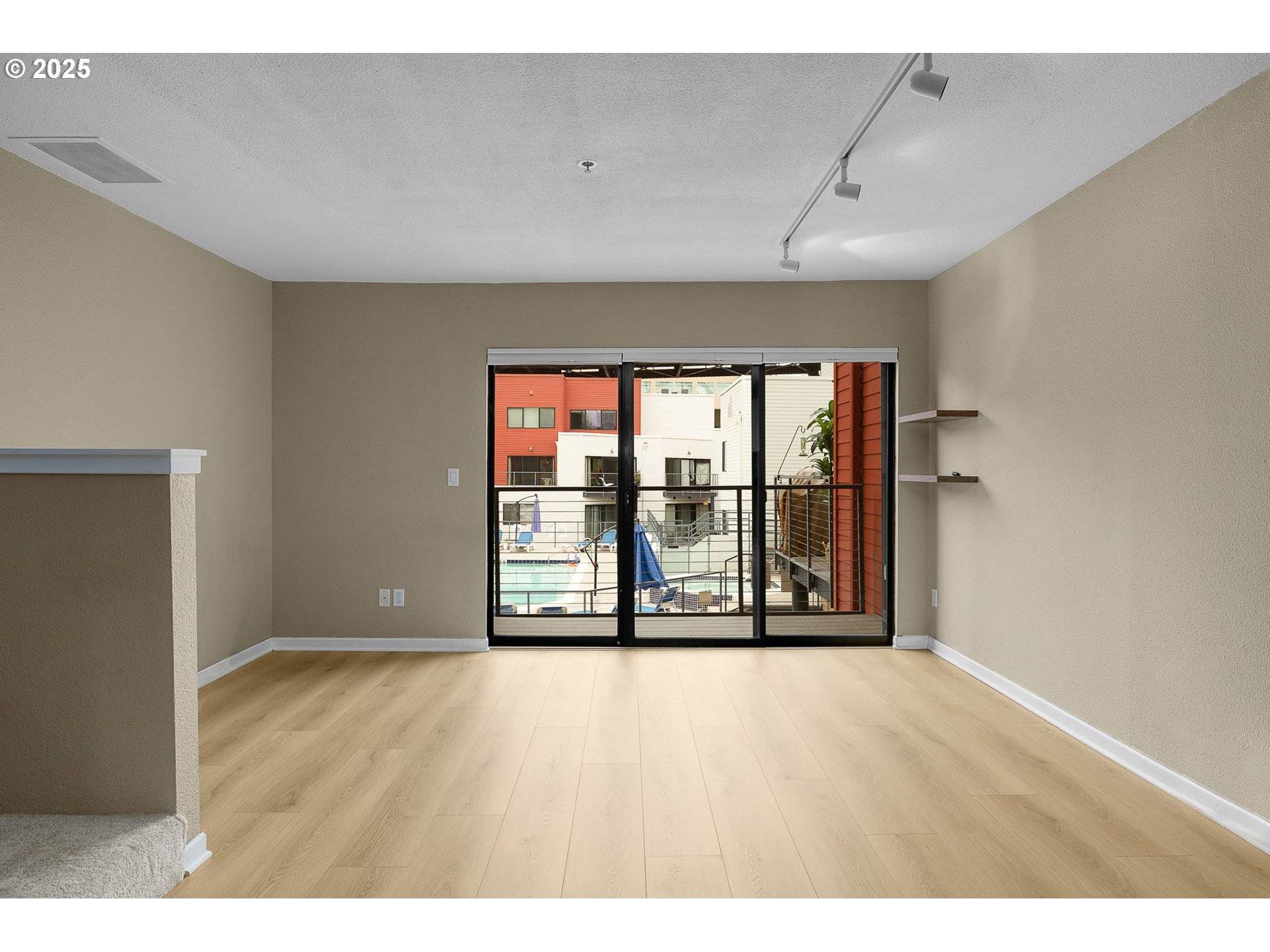 Portland, OR 97209,1010 NW NAITO PKWY #M15