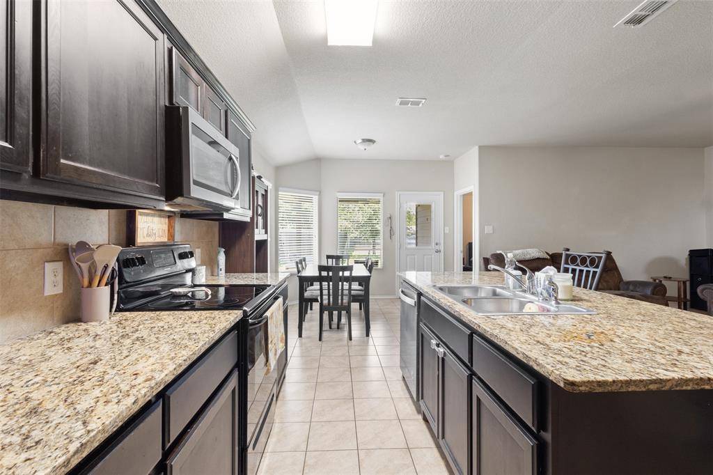 Azle, TX 76020,628 Cameron Way