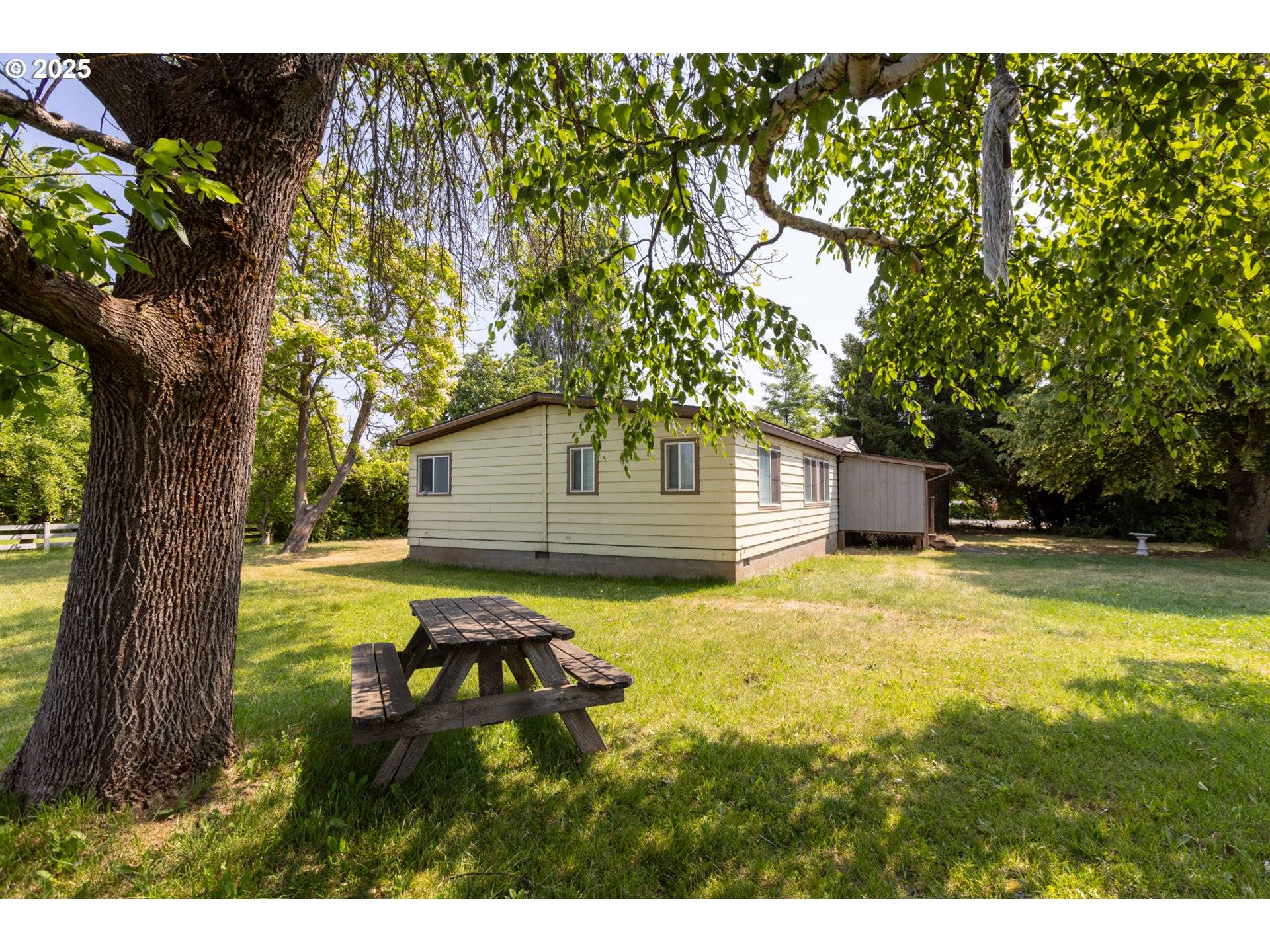 1470 BARKER RD, Hood River, OR 97031