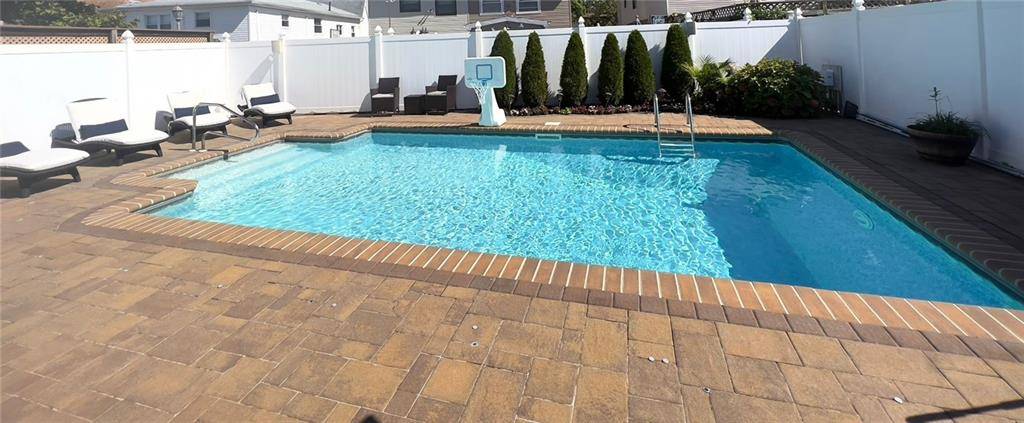 Staten  Island, NY 10312,85 Loring AVE