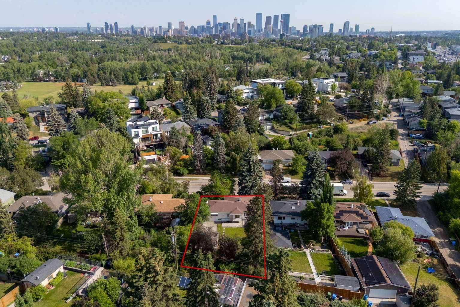 323 45 AVE SW, Calgary, AB T2S 1B3