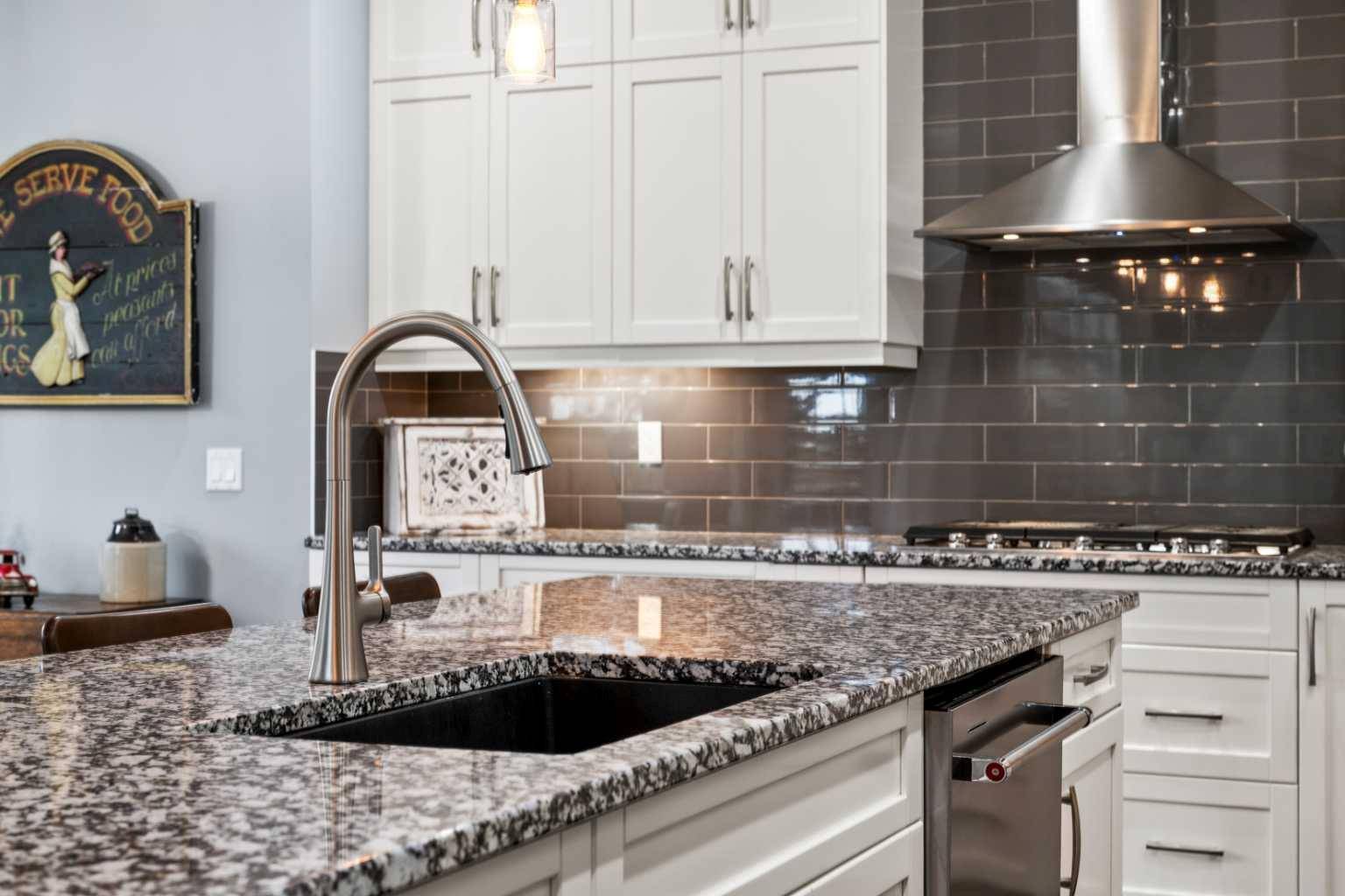 Chestermere, AB T1X0T8,136 Kinniburgh DR