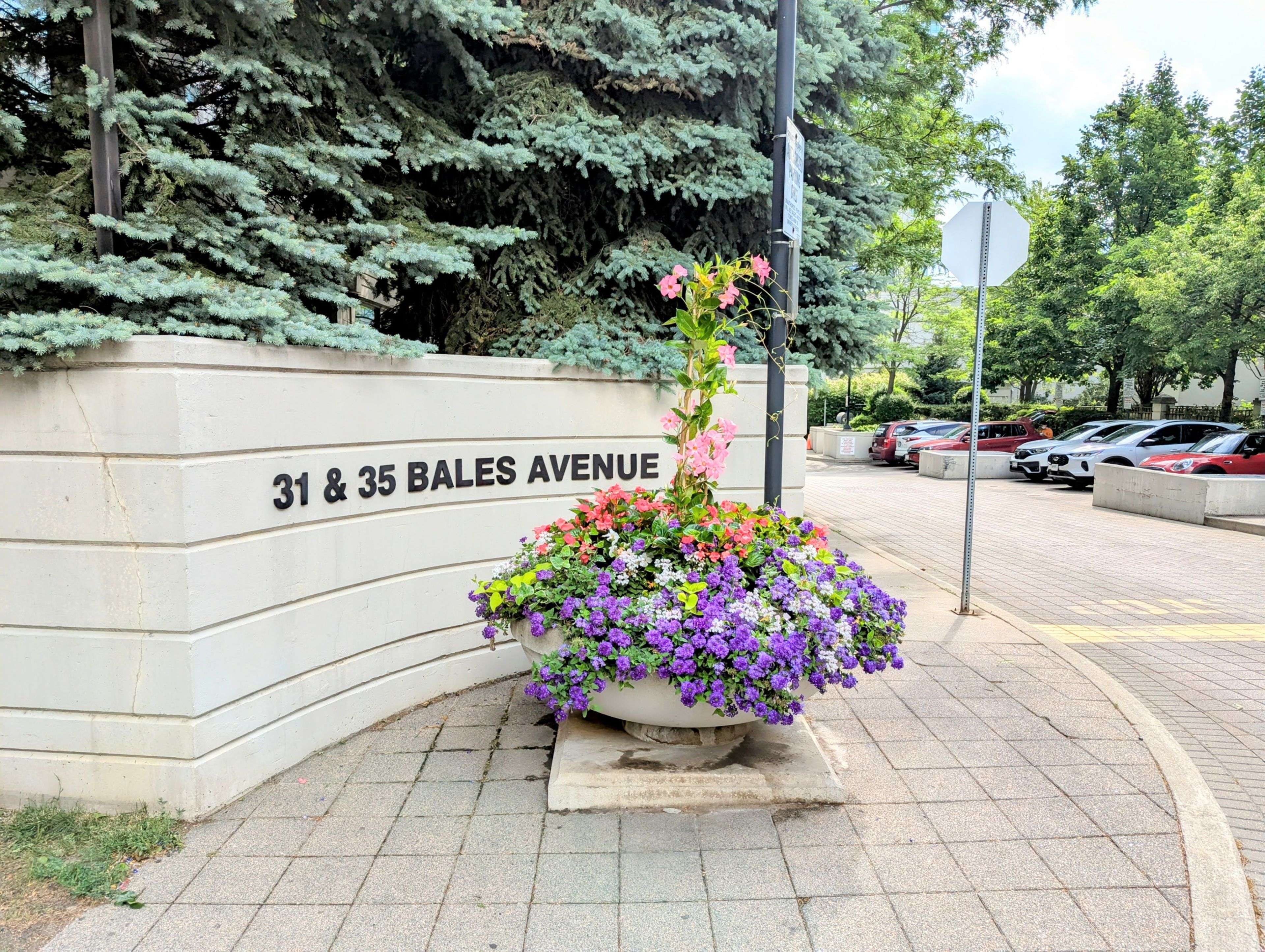 Toronto C14, ON M2N 7L6,31 Bales AVE #PH206