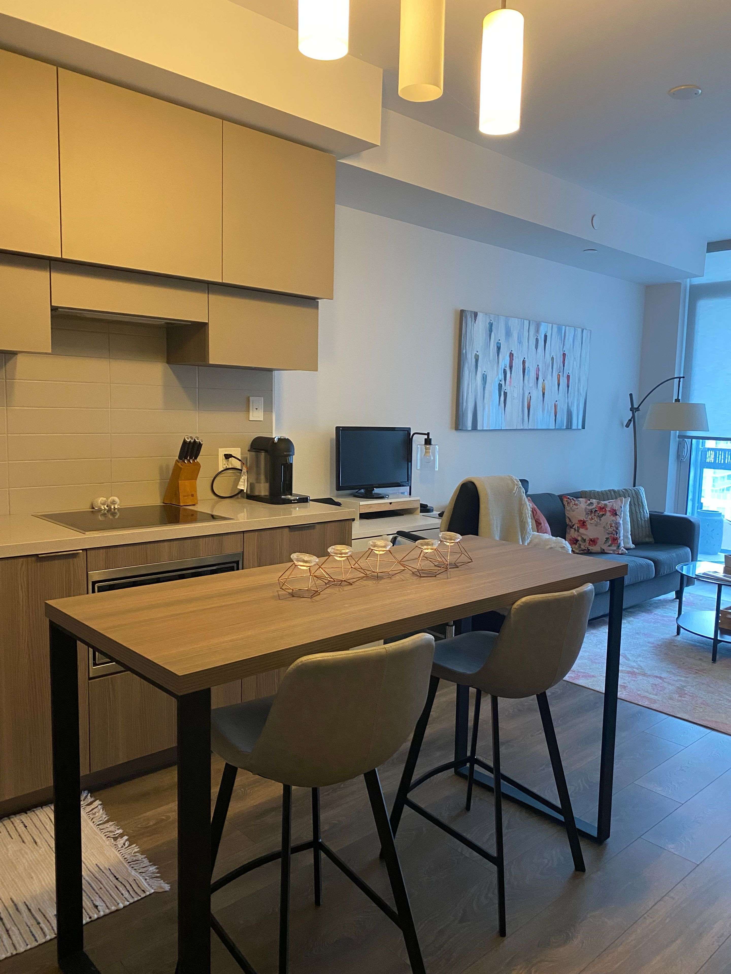 Toronto C10, ON M4Y 1T1,8 Eglinton AVE E #1807