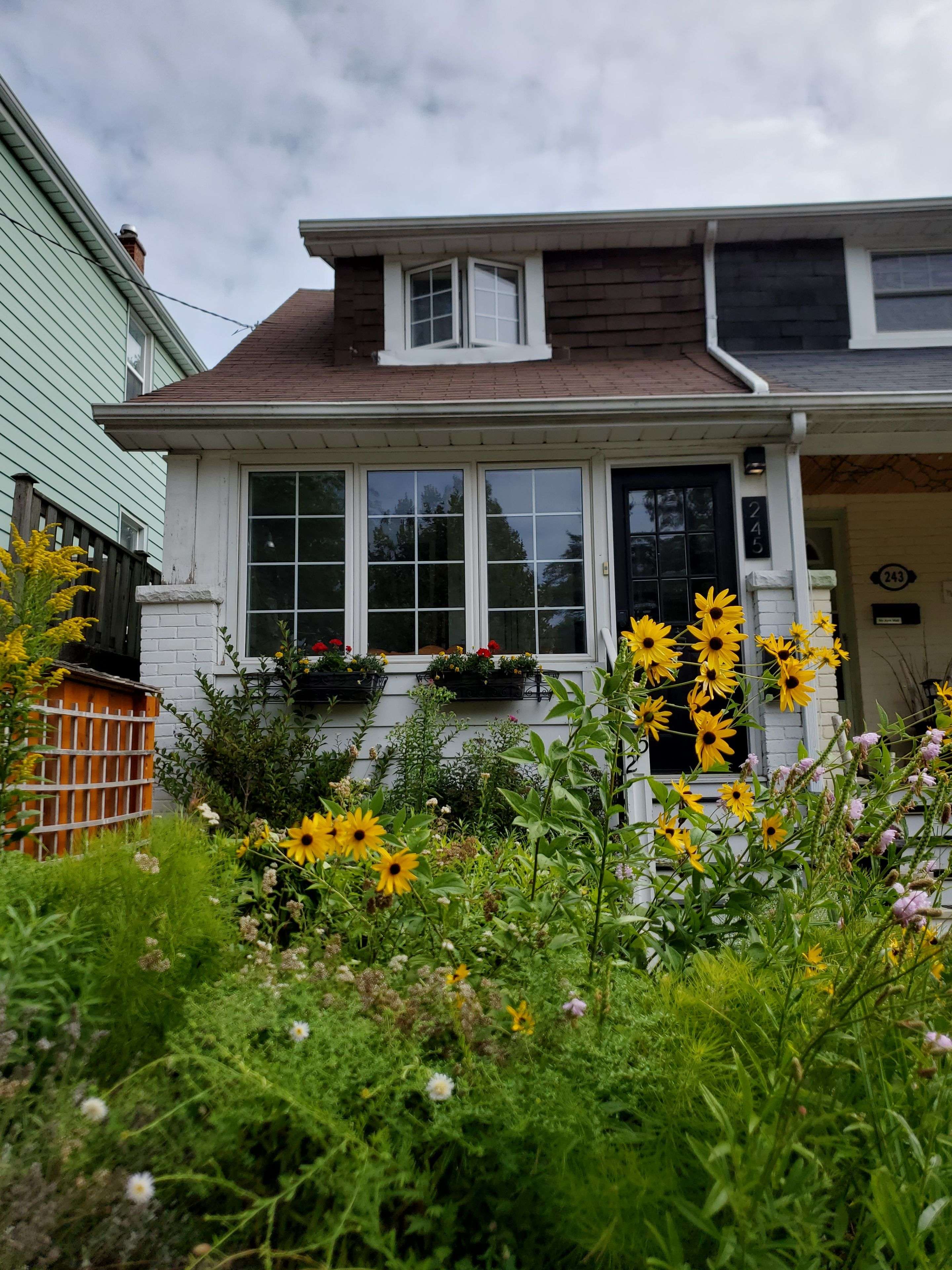 Toronto E02, ON M4L 3S7,245 Kenilworth AVE
