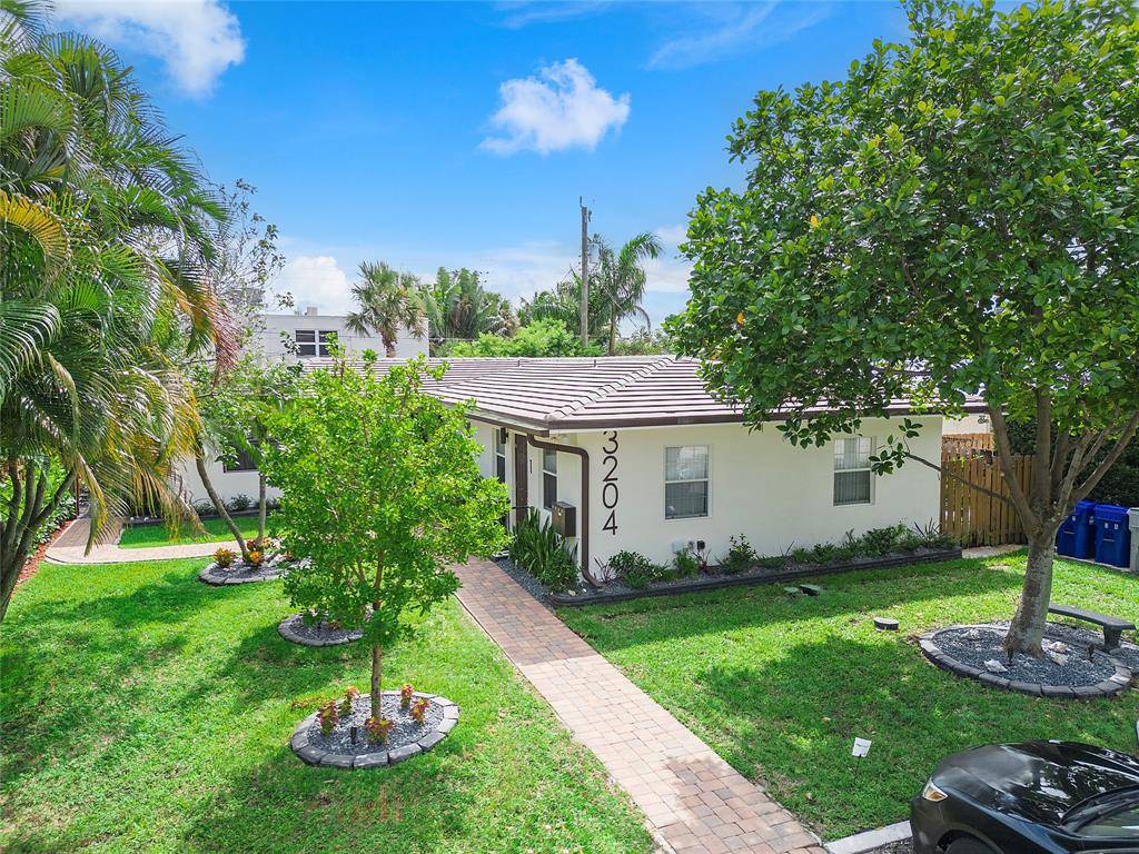 Pompano Beach, FL 33062,3204 SE 6th Street