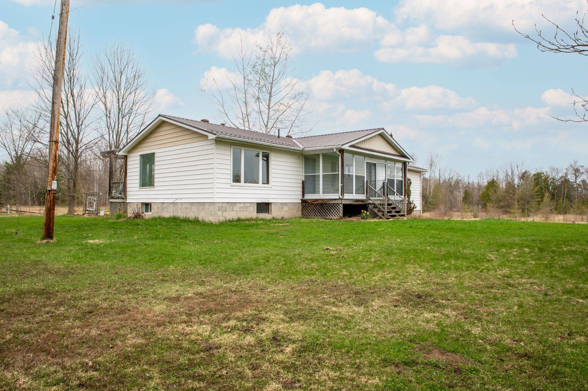 Oro-medonte, ON L0K 2G0,10596 12 HWY