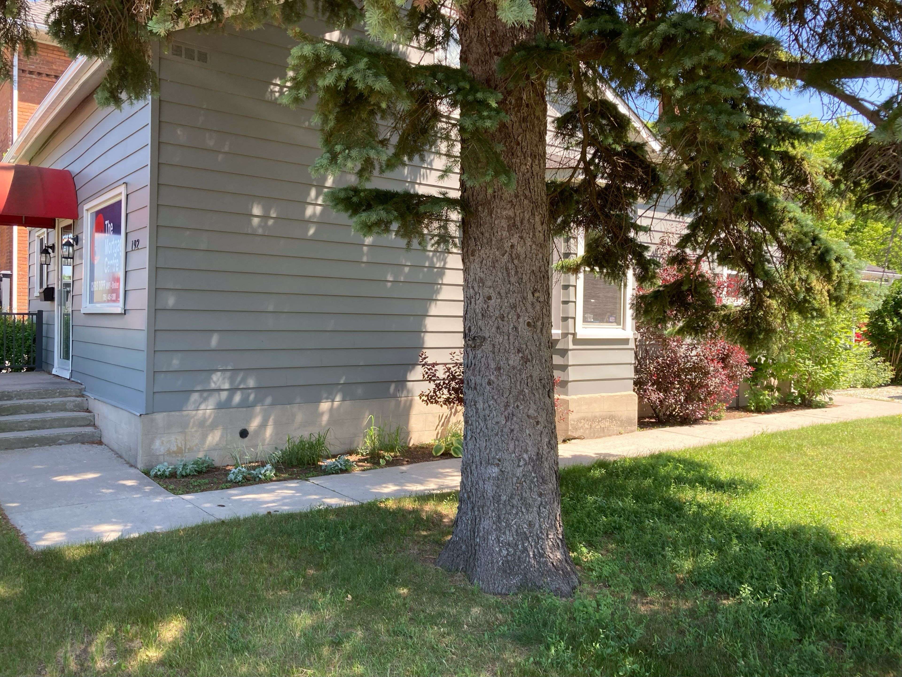 Collingwood, ON L9Y 1A7,192 First ST
