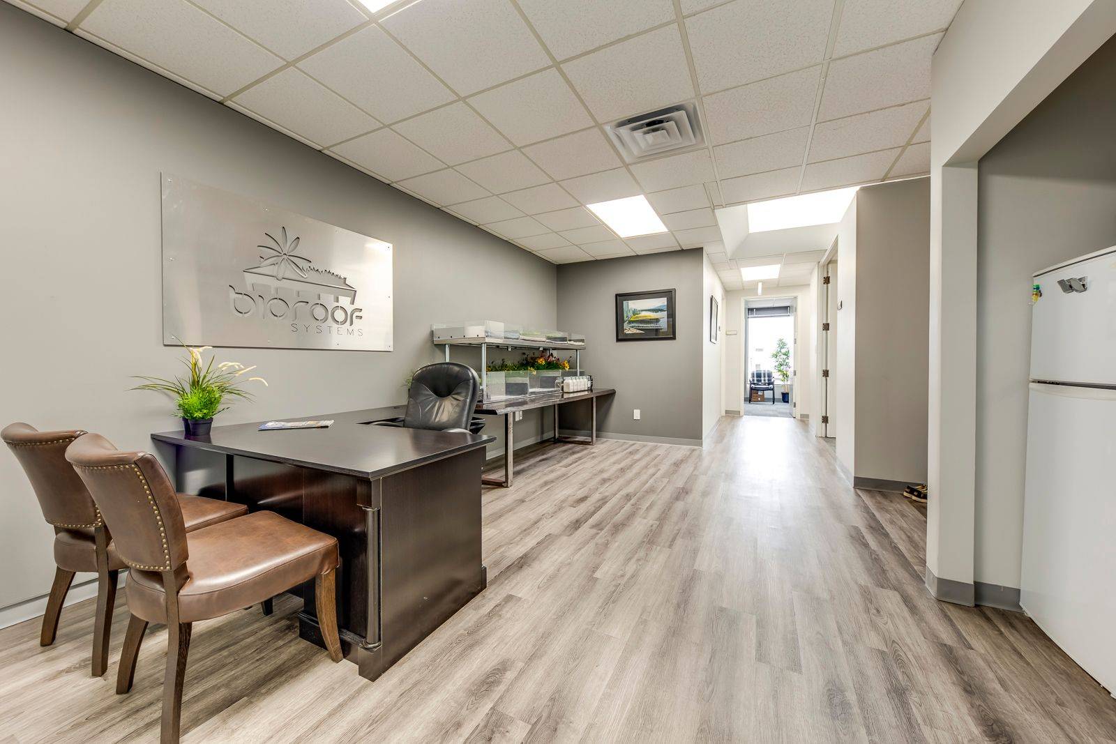 Burlington, ON L7N 3M6,3310 South Service RD S #303